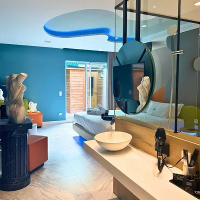 suite-escultura-con-piscina-y-sauna-04